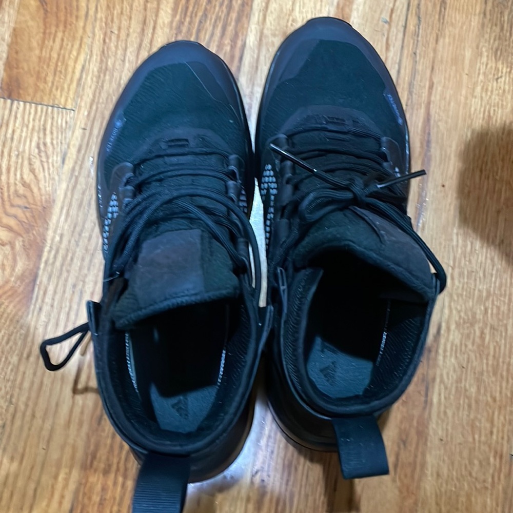 Men Reebok high top sneakers